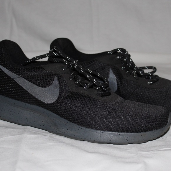 g75141updated yesterday $40 $85 size 11 this item is sold